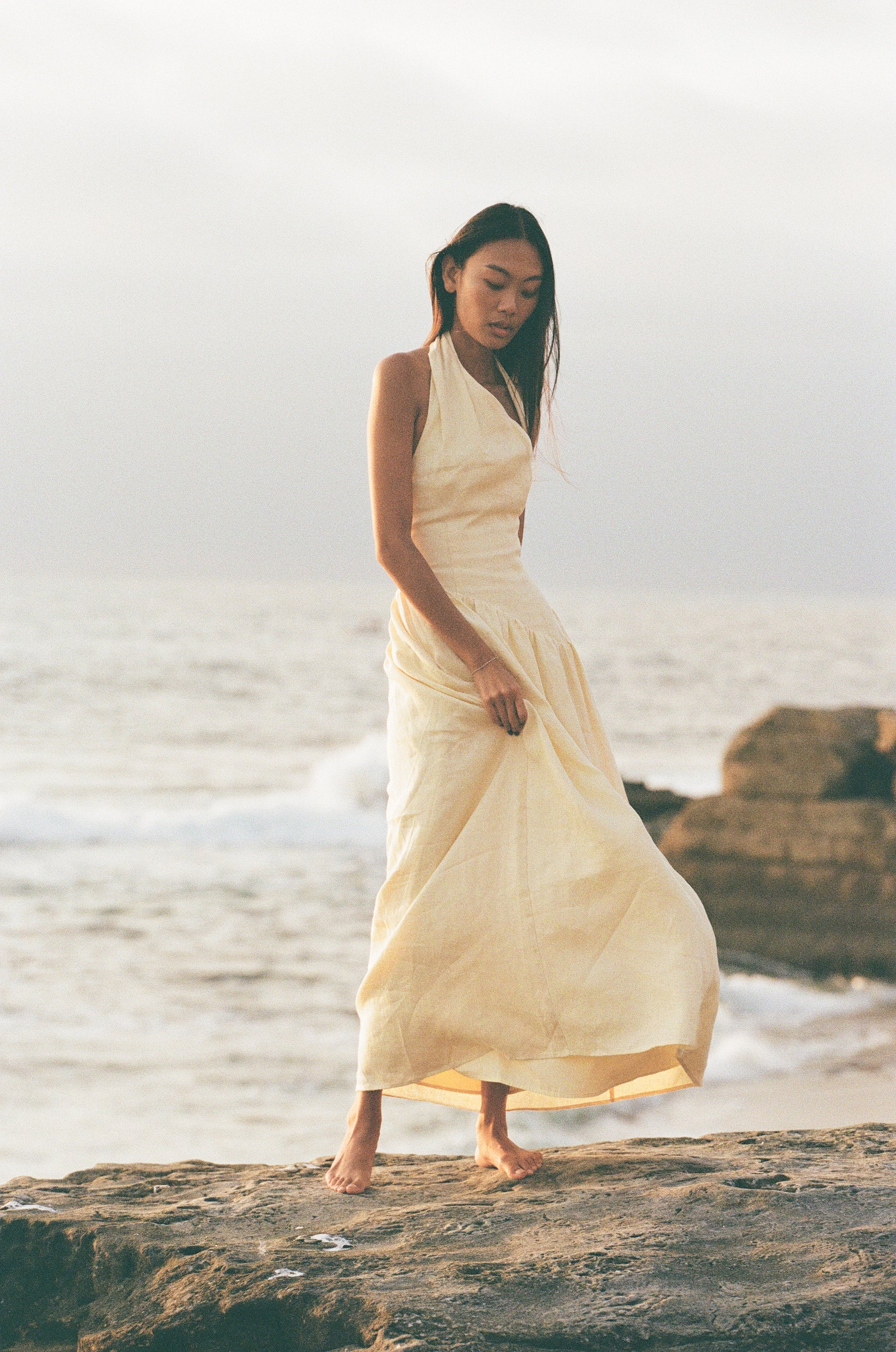 Minimalist Butter Yellow Asymmetric Halter Neck Linen Maxi Dress Modista Thirty-One Minimalist Butter Yellow Asymmetric Halter Neck Linen Maxi Dress Modista Thirty-One